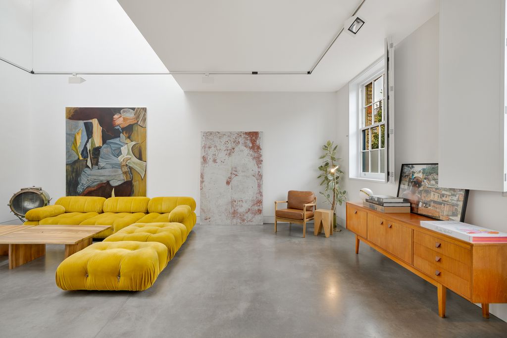 Property photo 3 of 10