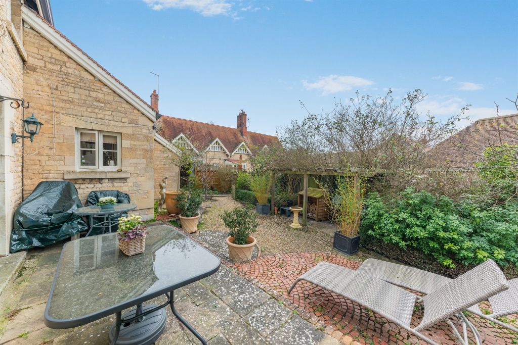Property photo 2 of 19