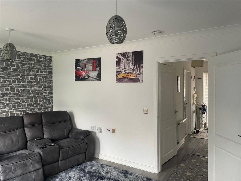 Property photo 1 of 7 Lounge