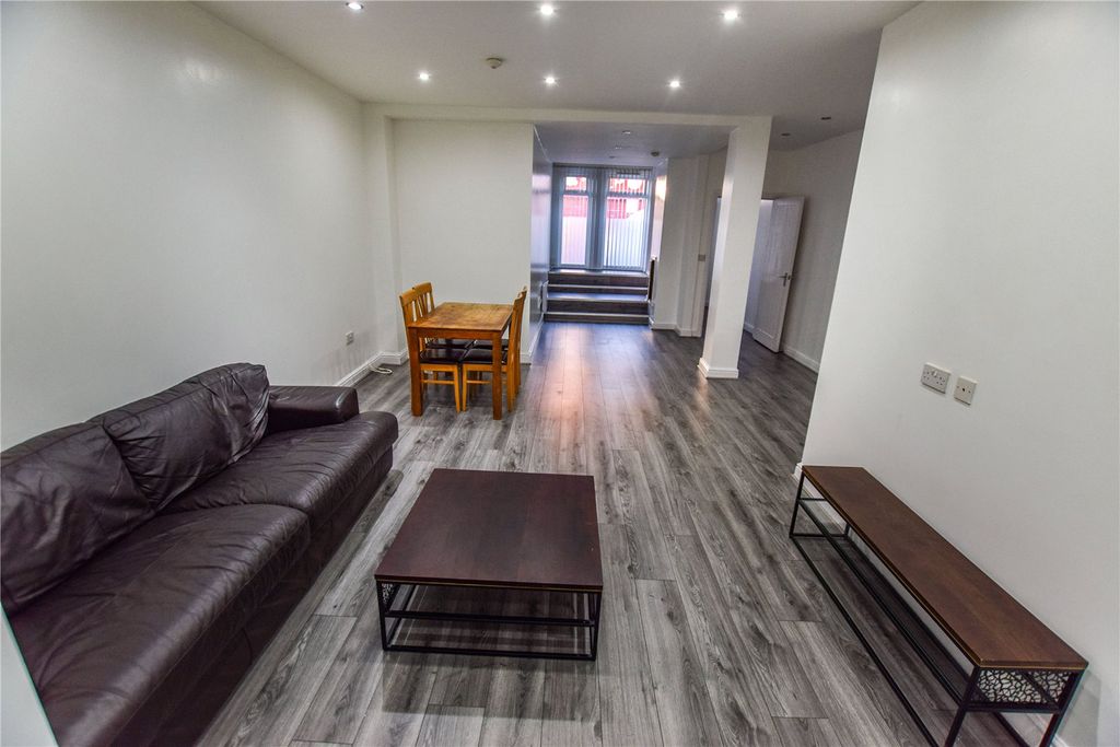 Property photo 1 of 13 Picture No. 04