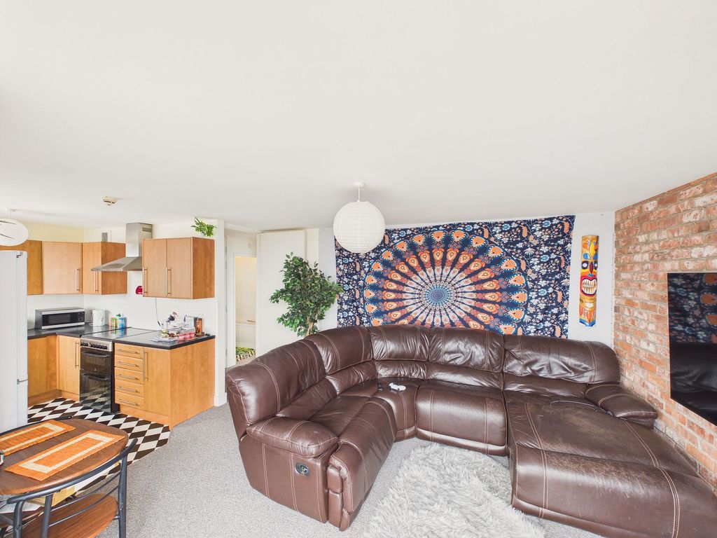 Property photo 2 of 11 Open Plan Living