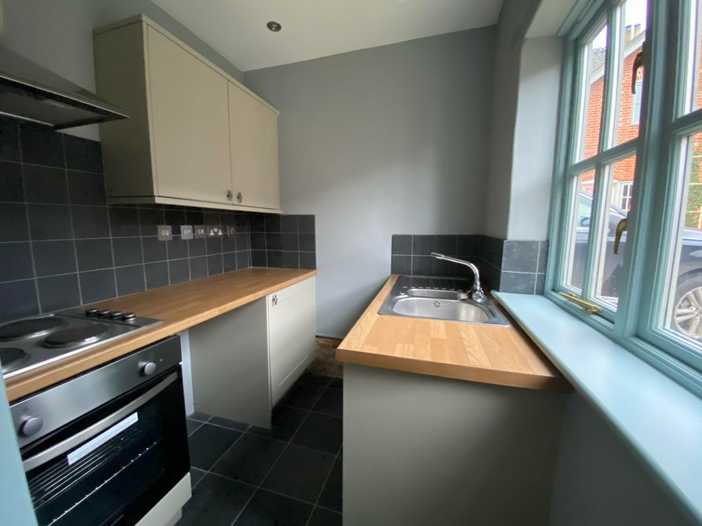 Property photo 3 of 7 Kitchen