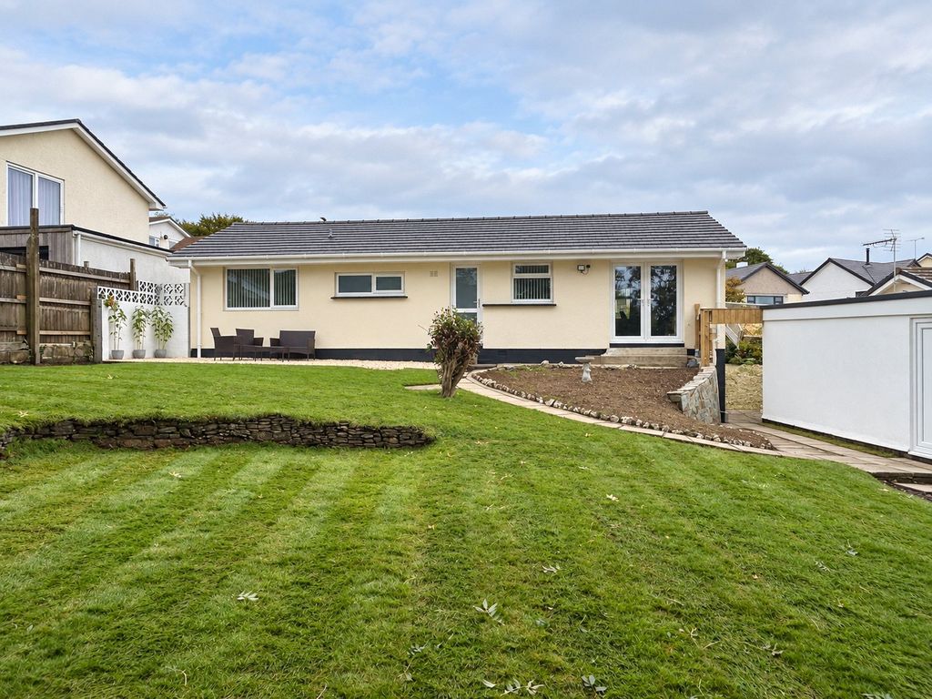 Property photo 2 of 18 Picture No. 11