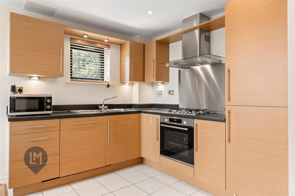 Property photo 3 of 8 Living/Dining/Kitchen