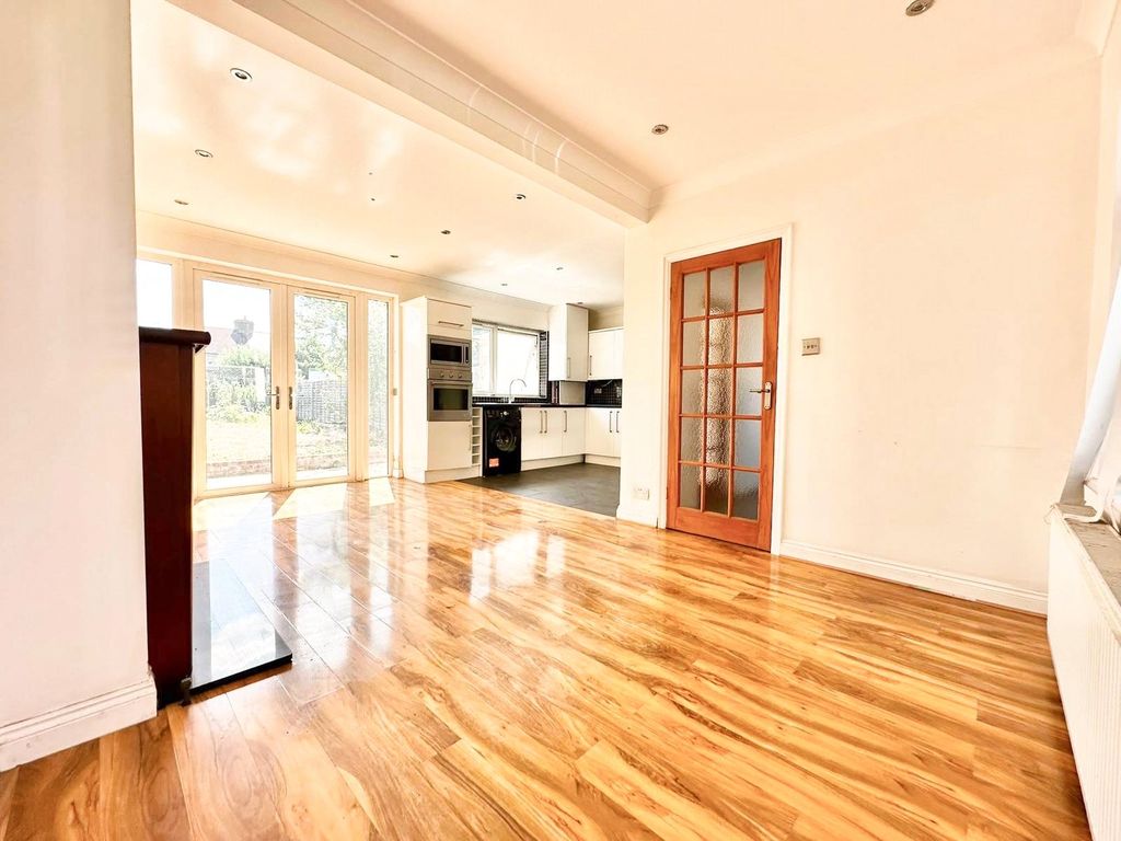 Property photo 2 of 12 Picture No. 27