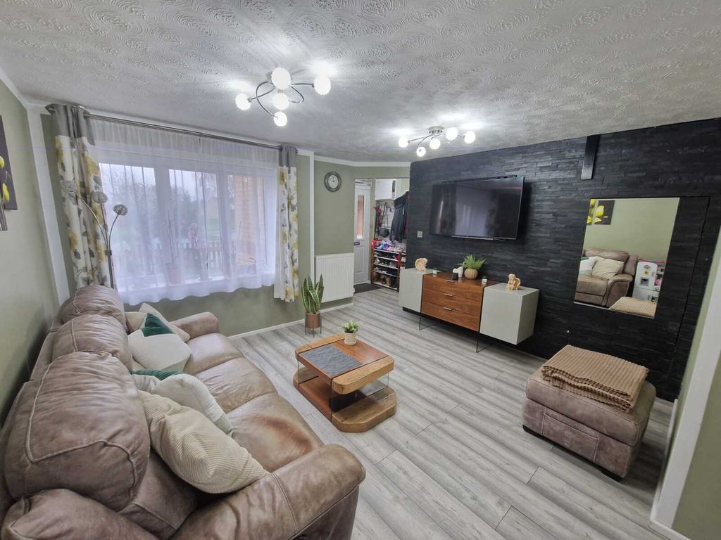 Property photo 2 of 13 Lounge/Diner