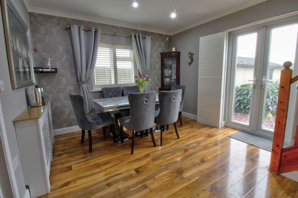 Property photo 2 of 20 Dining Room