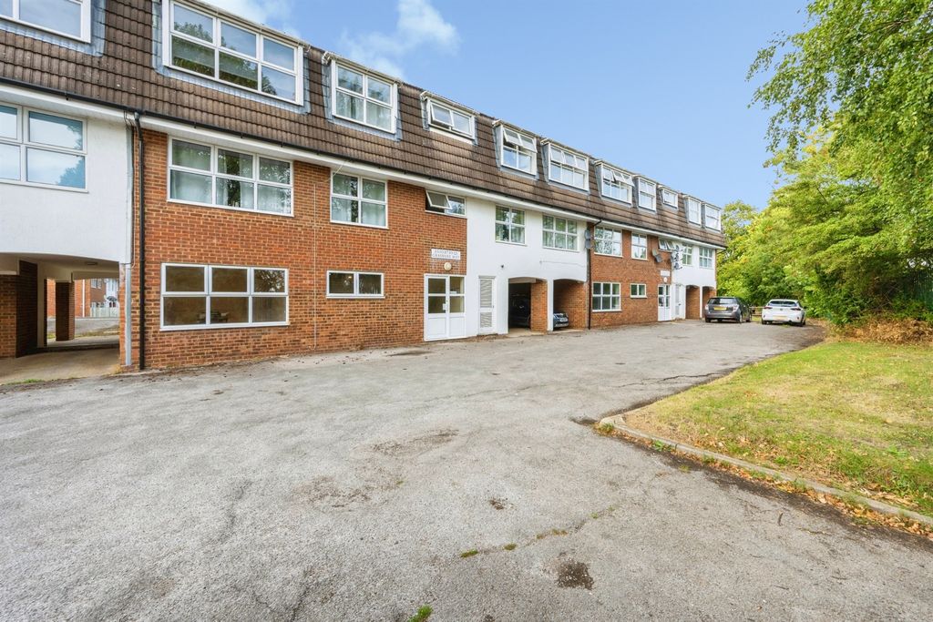 Property photo 1 of 9