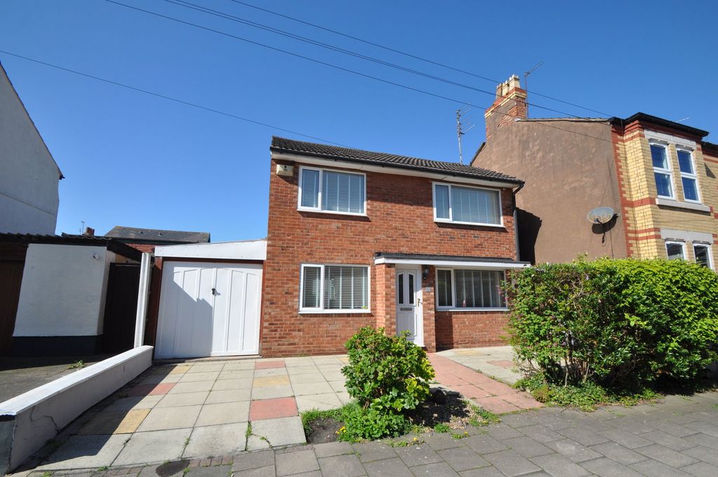 Property photo 1 of 32