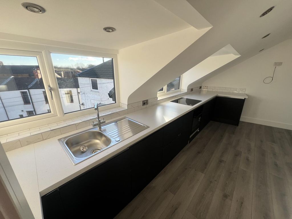 Property photo 1 of 8 Kitchen