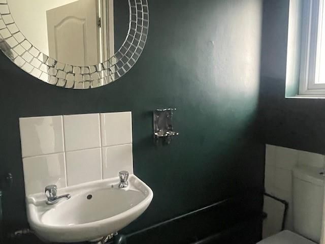 Property photo 3 of 16 WC