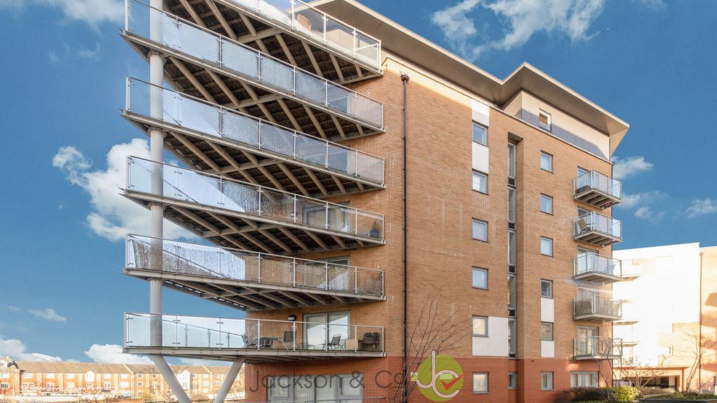 Property photo 1 of 8