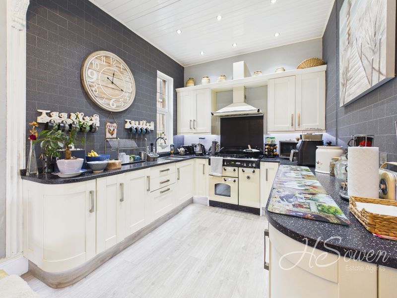 Property photo 3 of 29 Photo 17