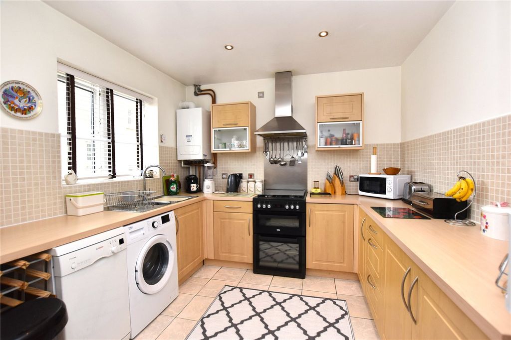Property photo 3 of 11 Picture No. 10