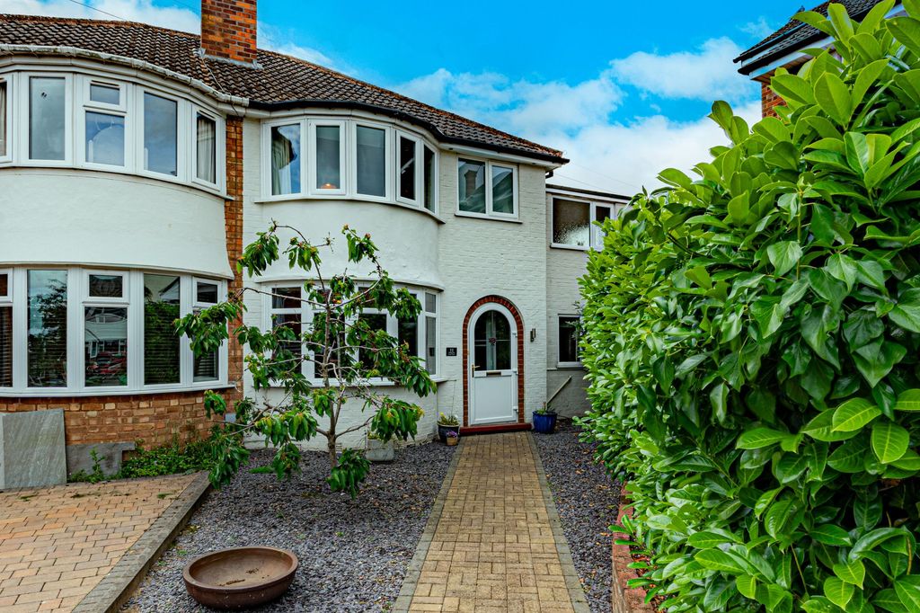 Property photo 1 of 32