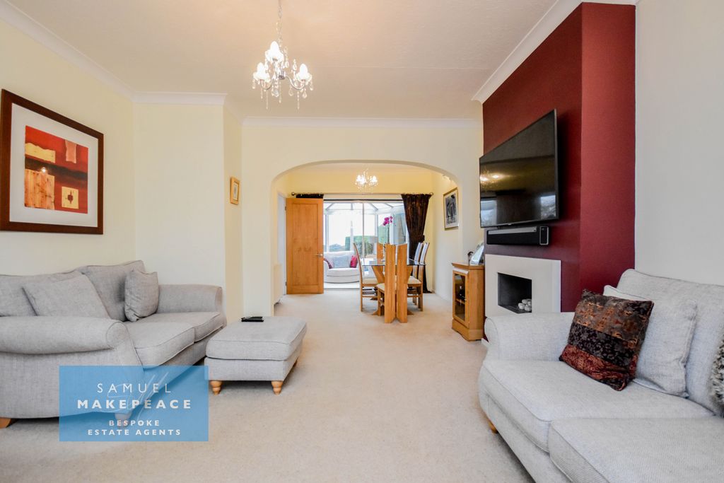 Property photo 3 of 31 Gallery