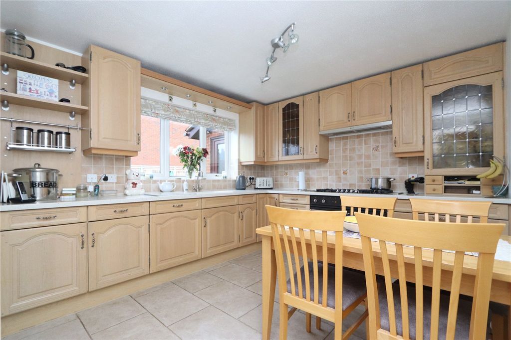 Property photo 3 of 18 Picture No. 10