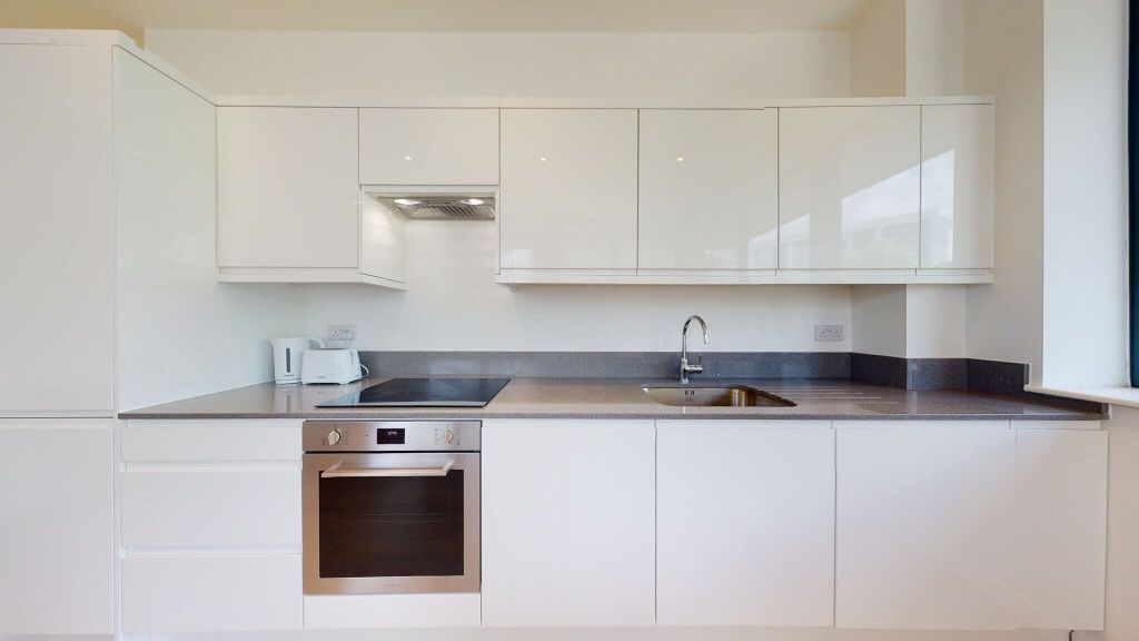 Property photo 2 of 11 Kitchen