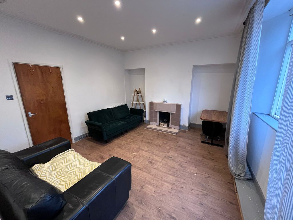 Property photo 2 of 10 Lounge