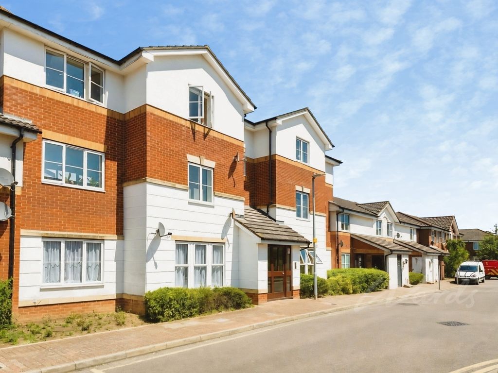 Property photo 1 of 7 Windsor Front