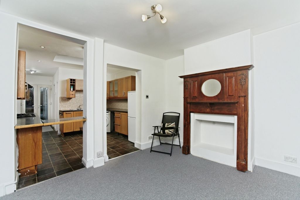 Property photo 2 of 16 Pbox-Img.Jpg