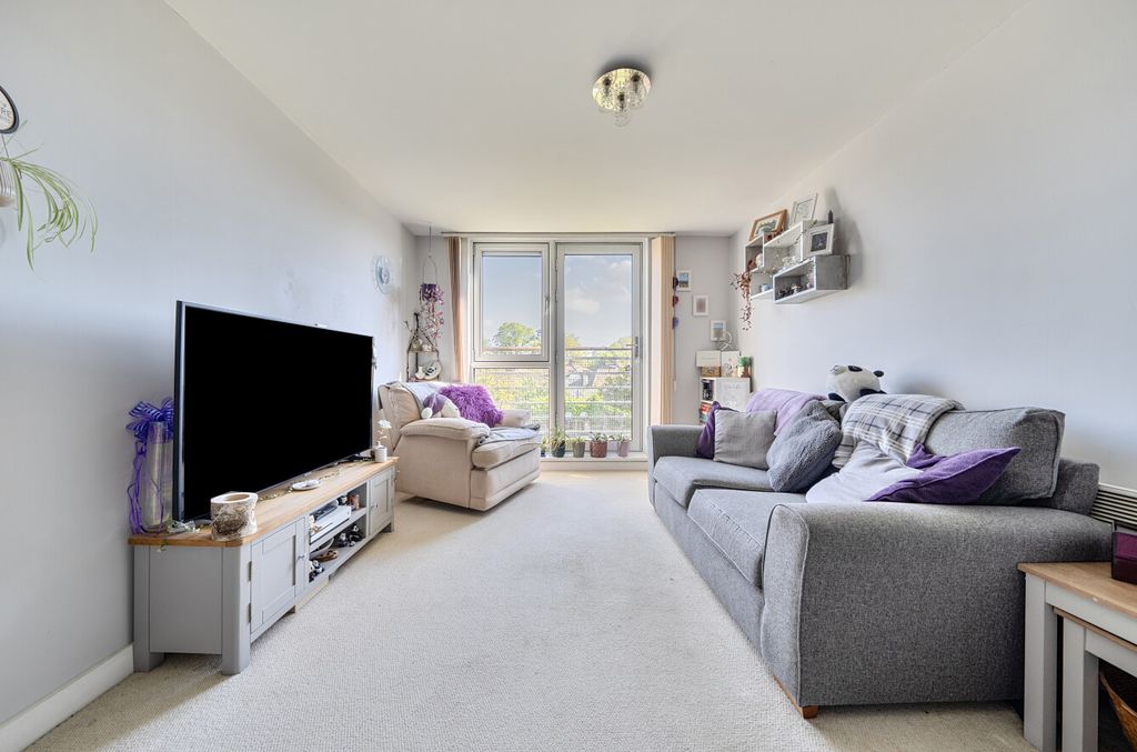 Property photo 3 of 11 1454456-10-69F477...