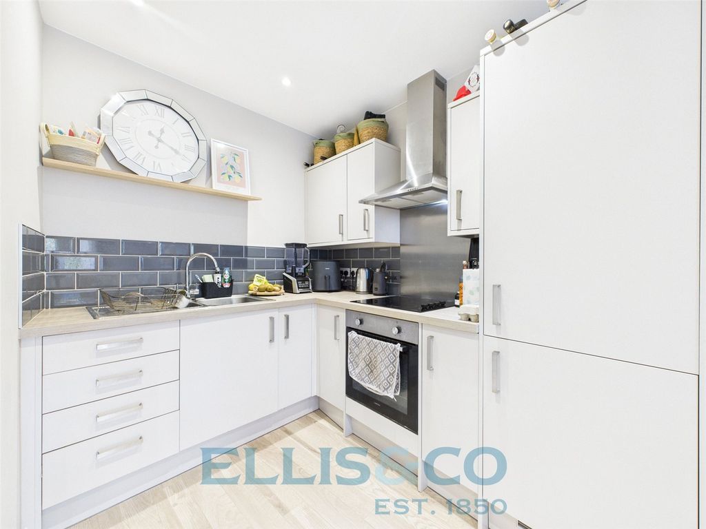 Property photo 1 of 11 Picture No. 02