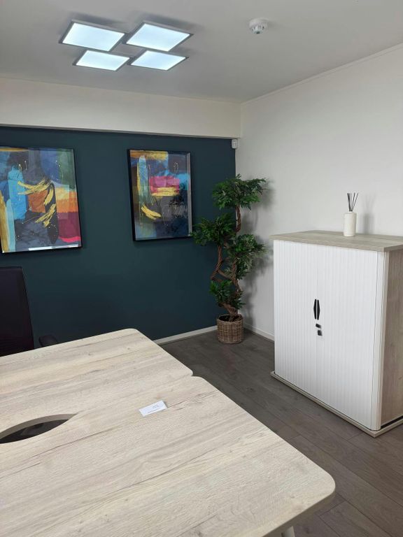 Property photo 2 of 9 Typical Office.Jpg