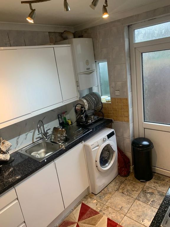 Property photo 1 of 2