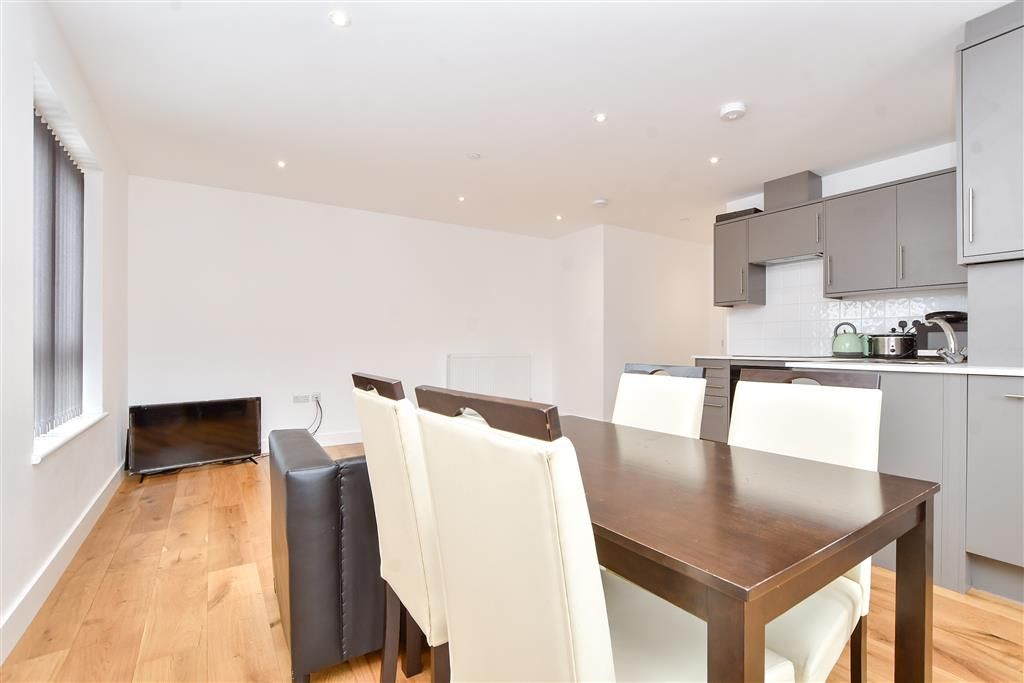 Property photo 3 of 12 Kitchen / Lounge / Diner
