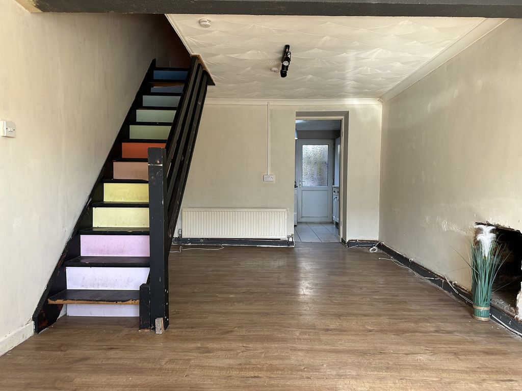 Property photo 2 of 17 Not Specified