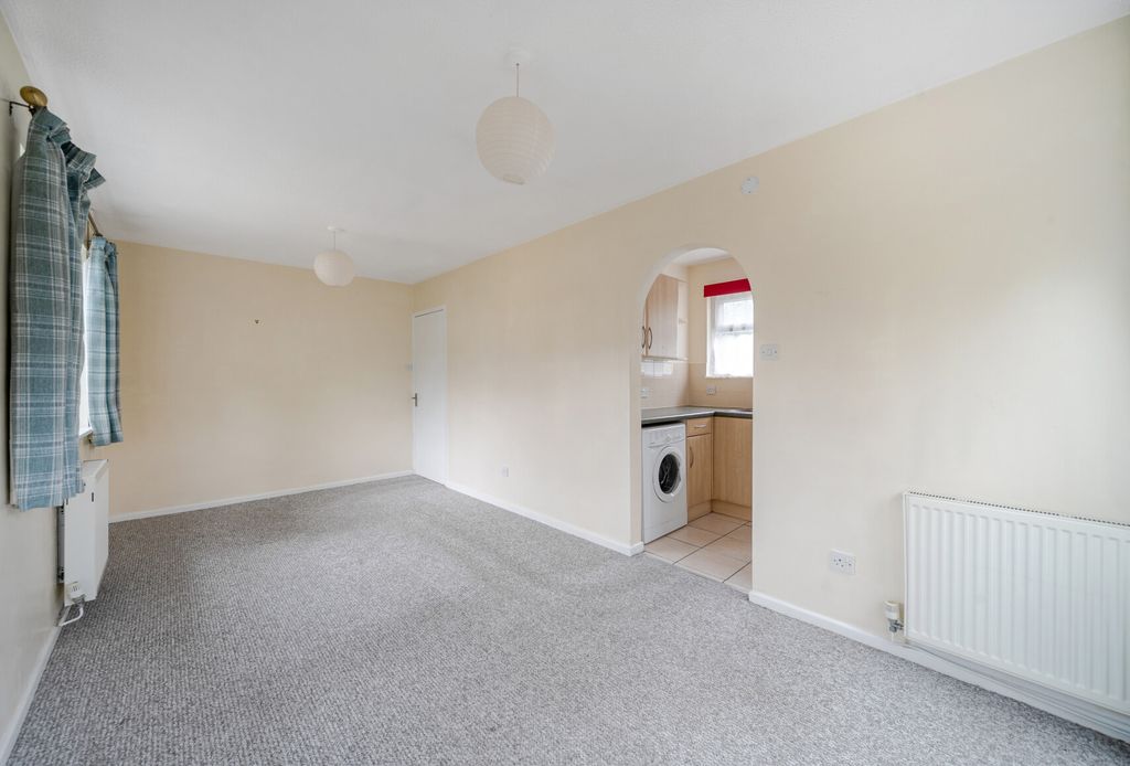 Property photo 2 of 16 1326520-16-687915...