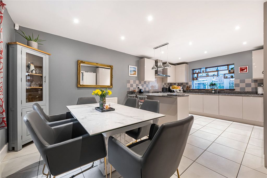 Property photo 3 of 28 Picture No. 55