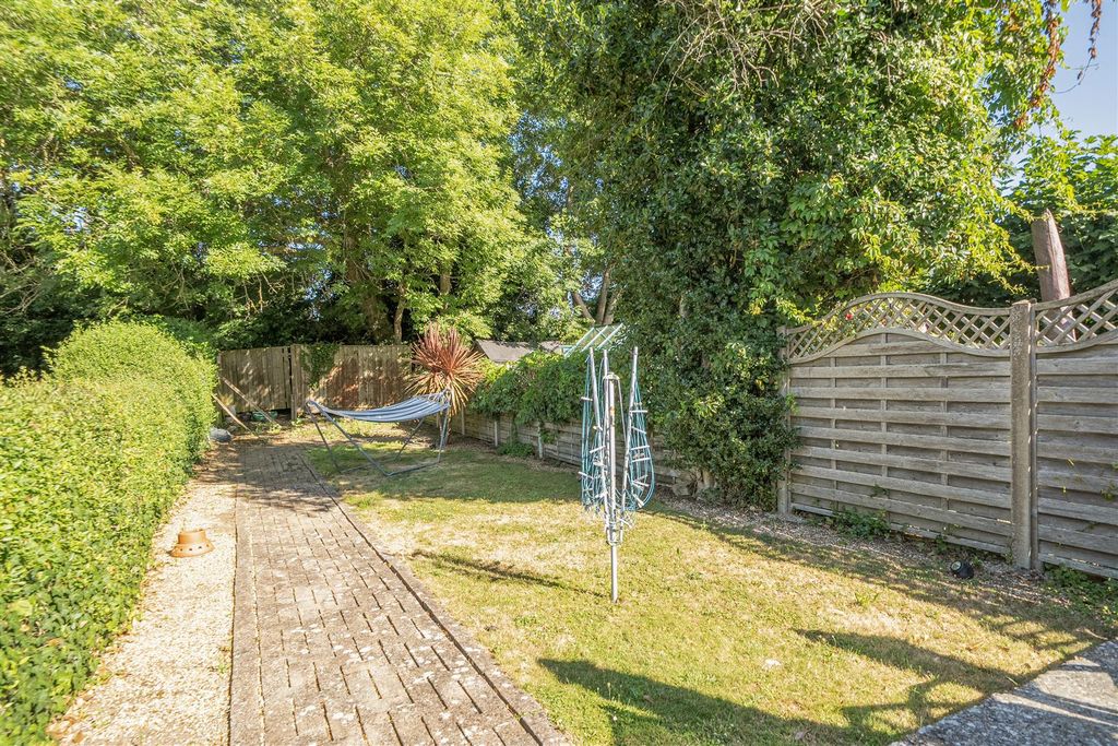 Property photo 1 of 13 Garden