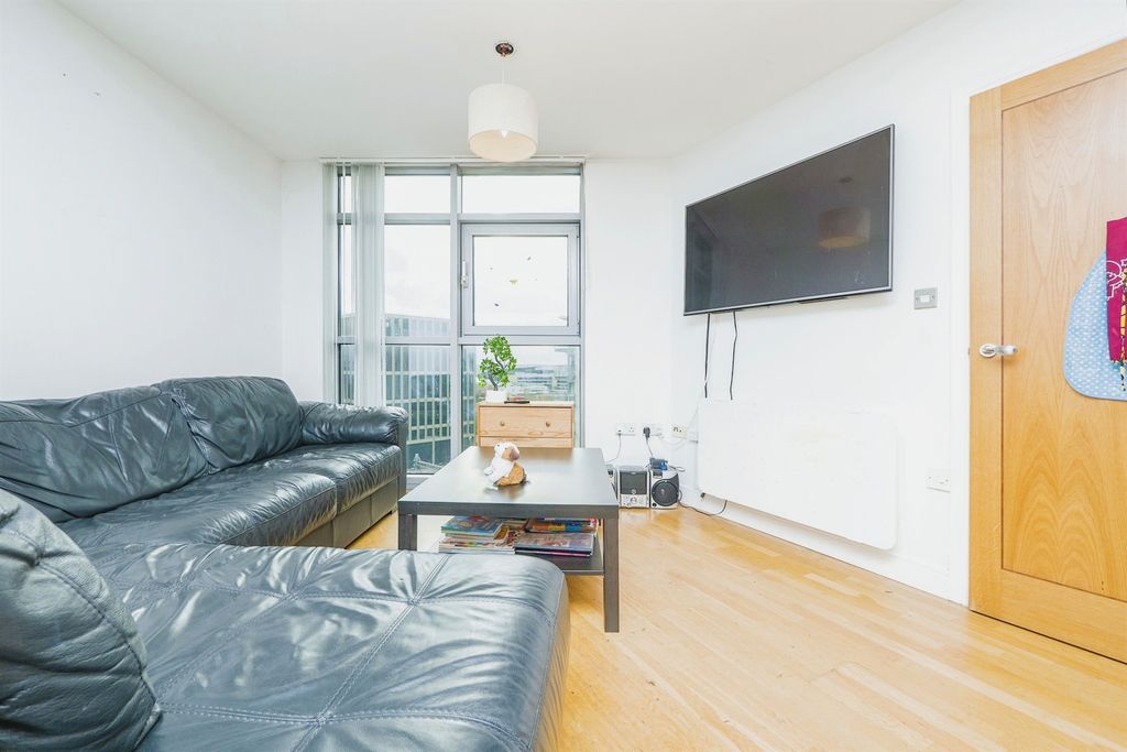 Property photo 3 of 18