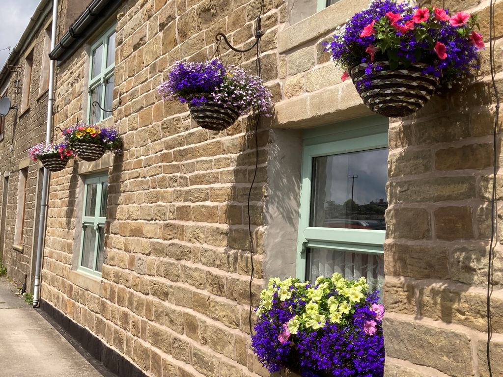 Property photo 2 of 42