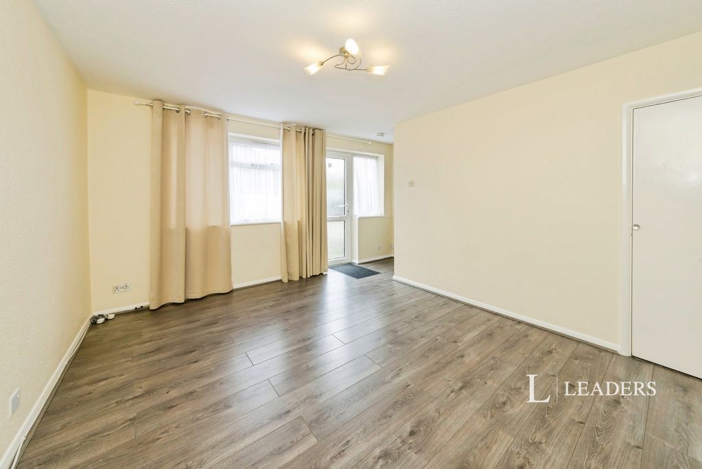 Property photo 3 of 17 Pbox-Img.Jpg