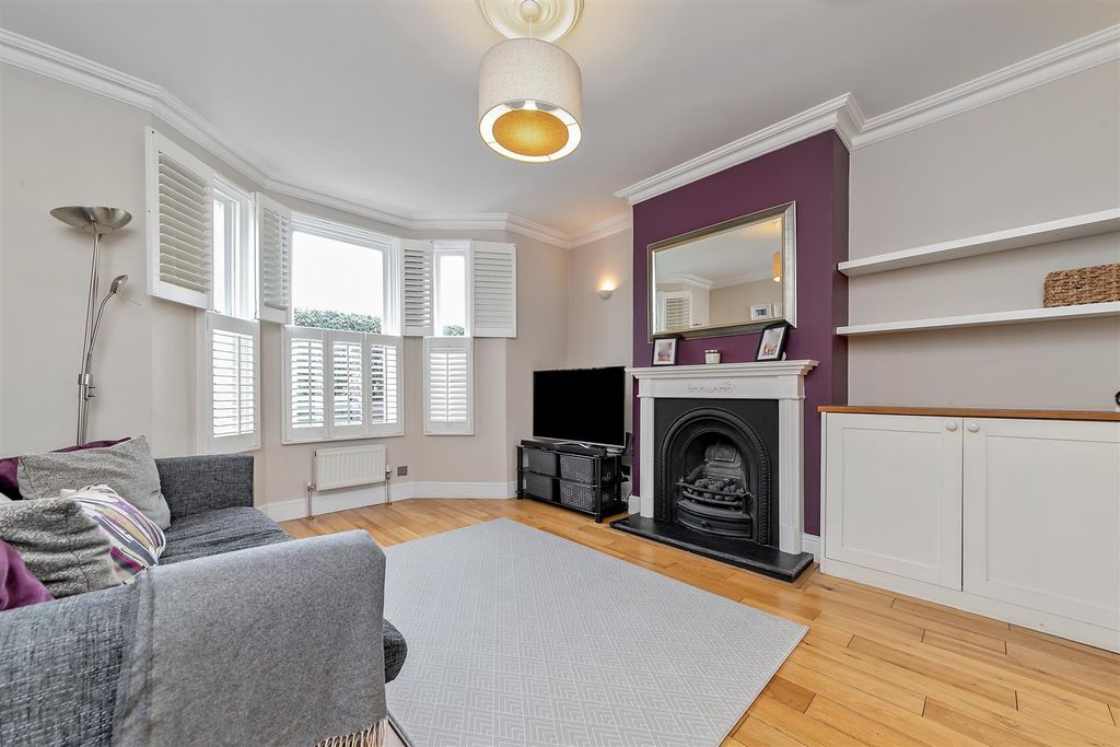 Property photo 2 of 17 4Oswaldroad-17.Jpg