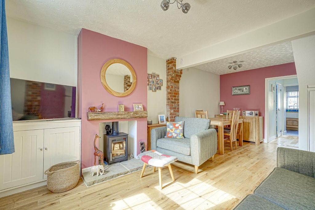 Property photo 2 of 21