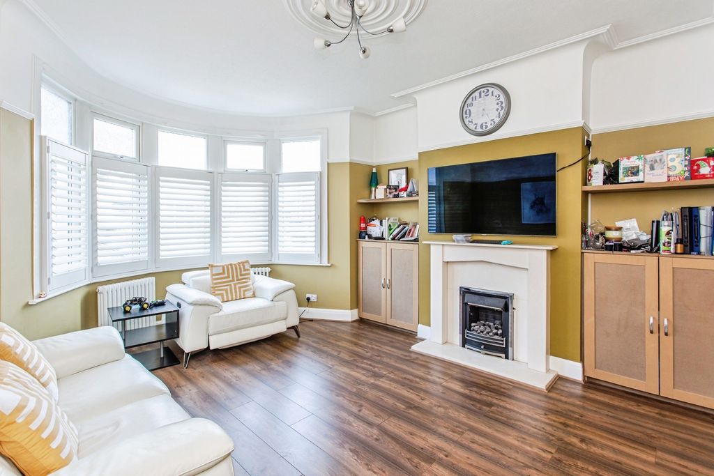 Property photo 3 of 18 Reception Room