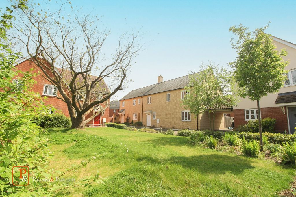 Property photo 1 of 15 External