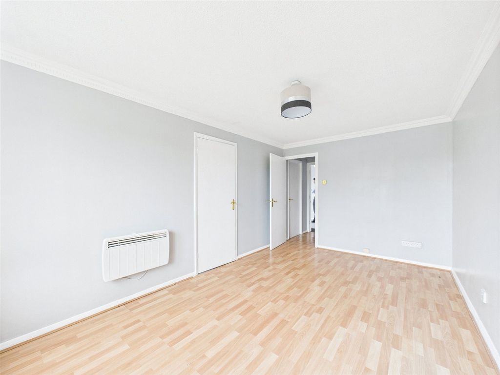 Property photo 3 of 11 Living Room