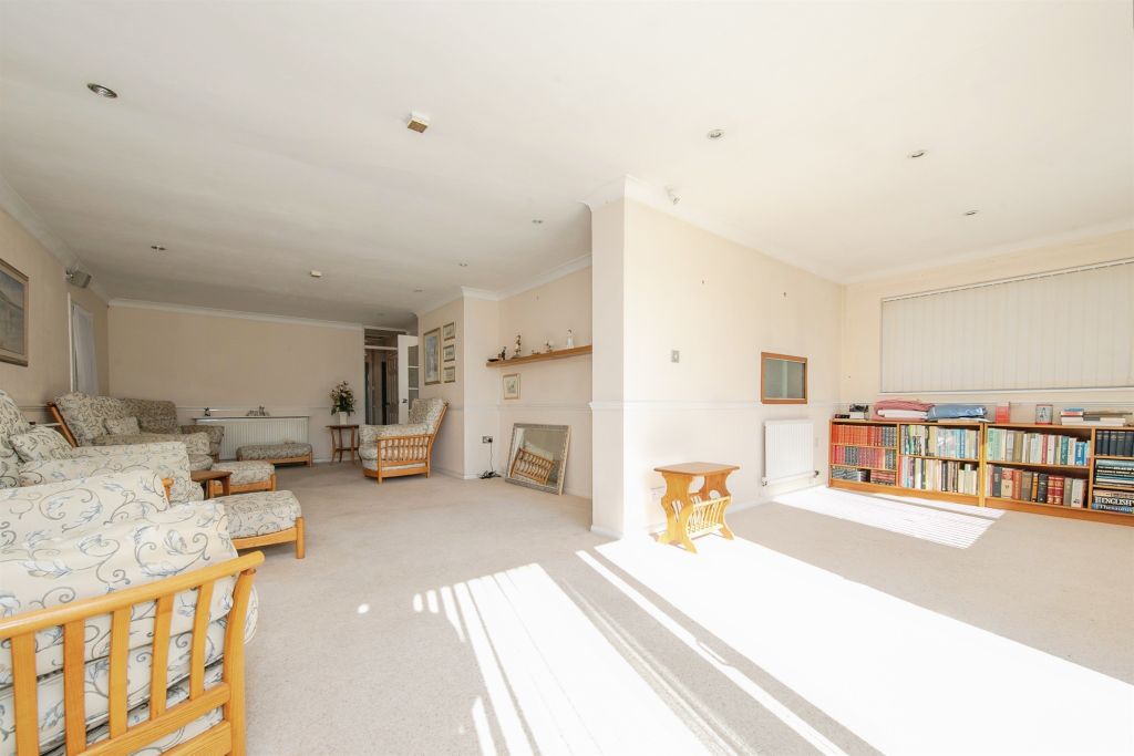 Property photo 3 of 23