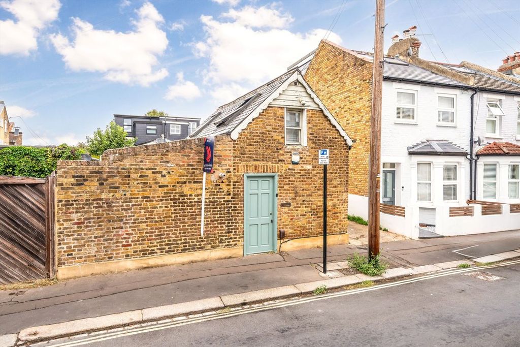 Property photo 1 of 6