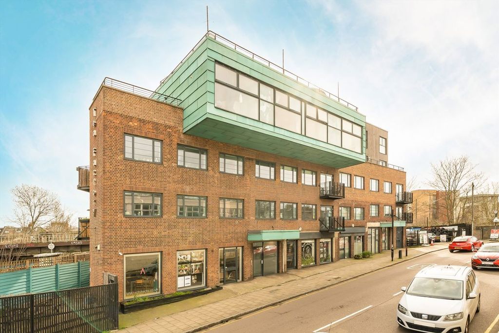 Property photo 1 of 11