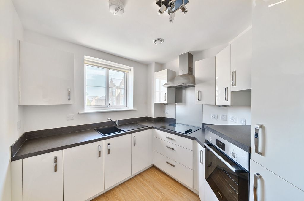 Property photo 2 of 10 1321325-21-686E87...