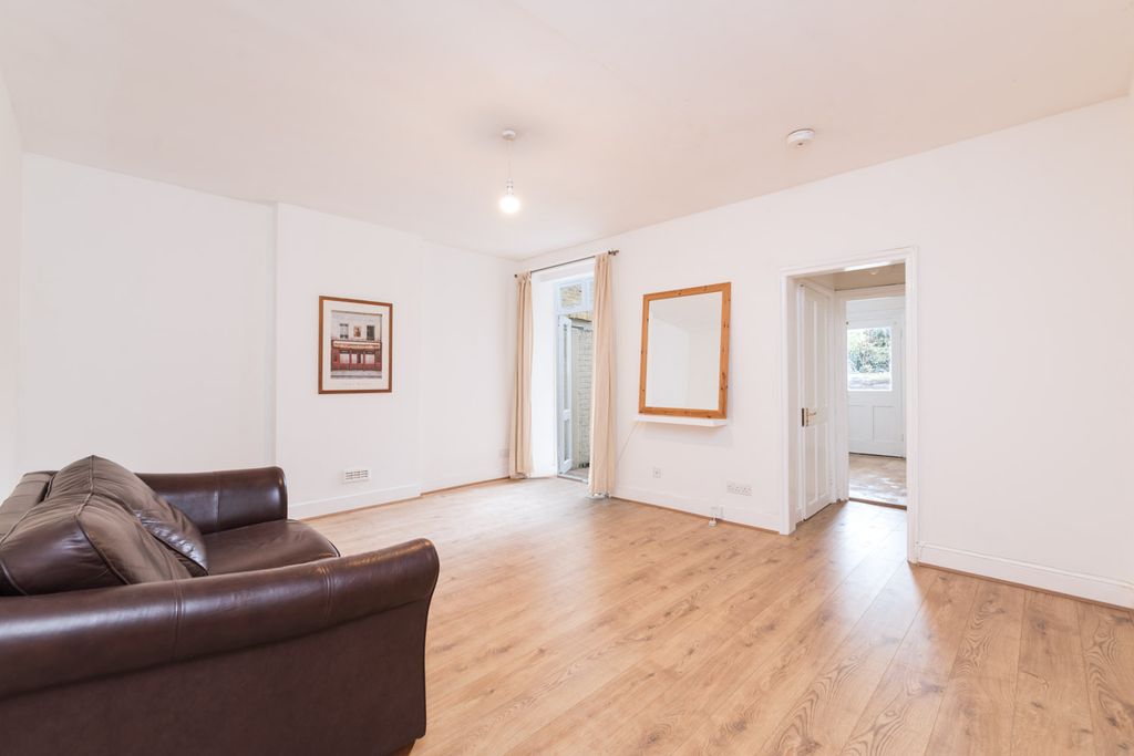 Property photo 2 of 13 2