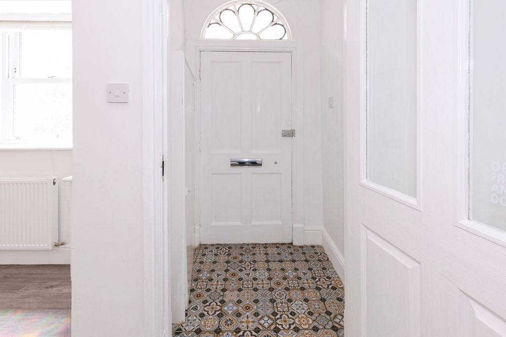 Property photo 2 of 10 Entrance