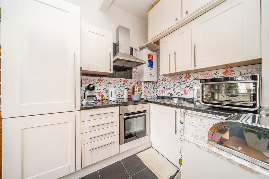 Property photo 3 of 4