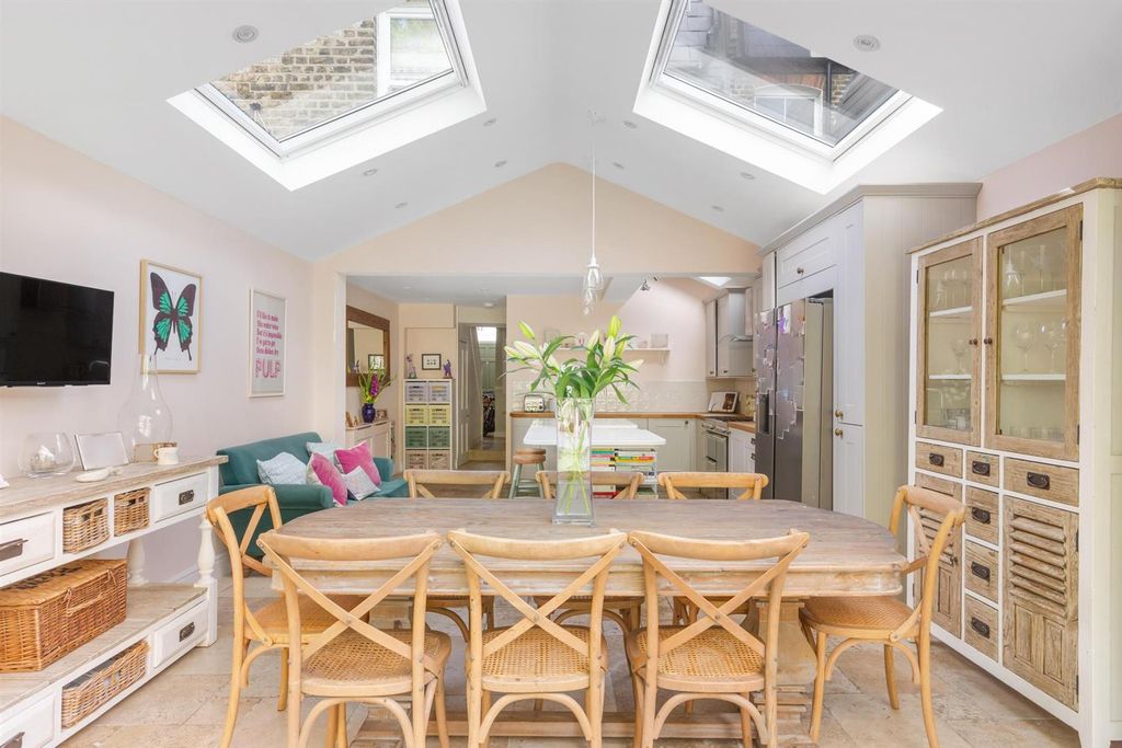 Property photo 2 of 18 386B4668-Hdr.Jpg